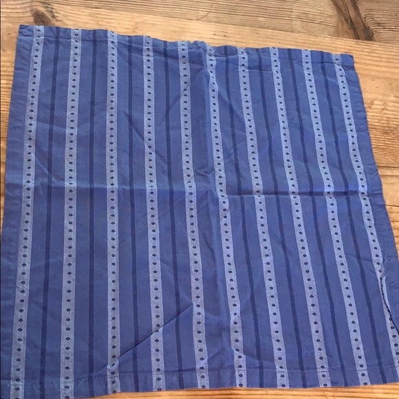 Crate & Barrel Allegro Napkins and Placemats - Picture 4 of 7